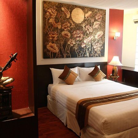 Mirth Sathorn Hotel Бангкок Екстер'єр фото
