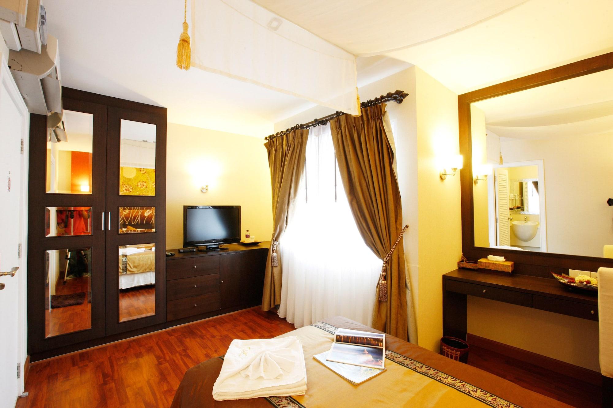 Mirth Sathorn Hotel Бангкок Екстер'єр фото