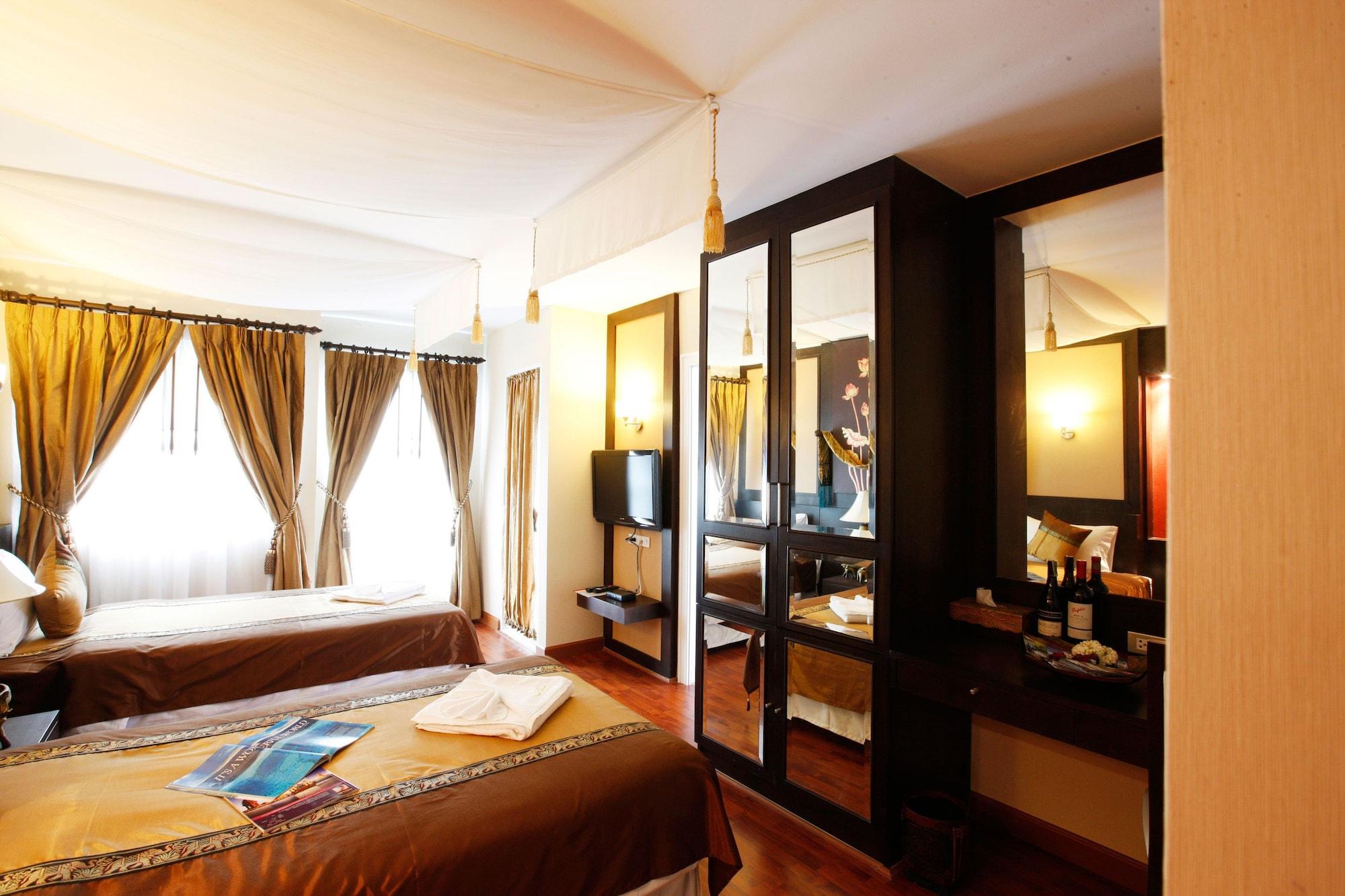 Mirth Sathorn Hotel Бангкок Екстер'єр фото
