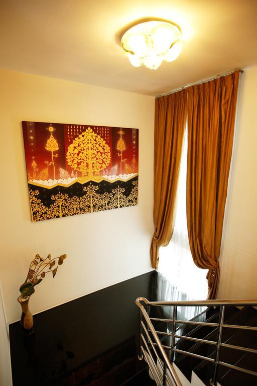 Mirth Sathorn Hotel Бангкок Екстер'єр фото