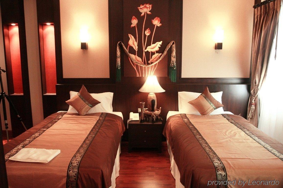 Mirth Sathorn Hotel Бангкок Екстер'єр фото